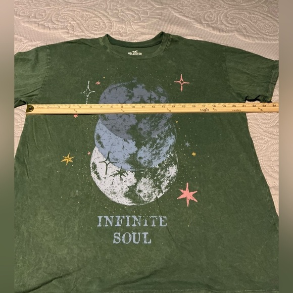 Hollister Artistic Green and Blue Short Sleeve Tee - Picture 6 of 6